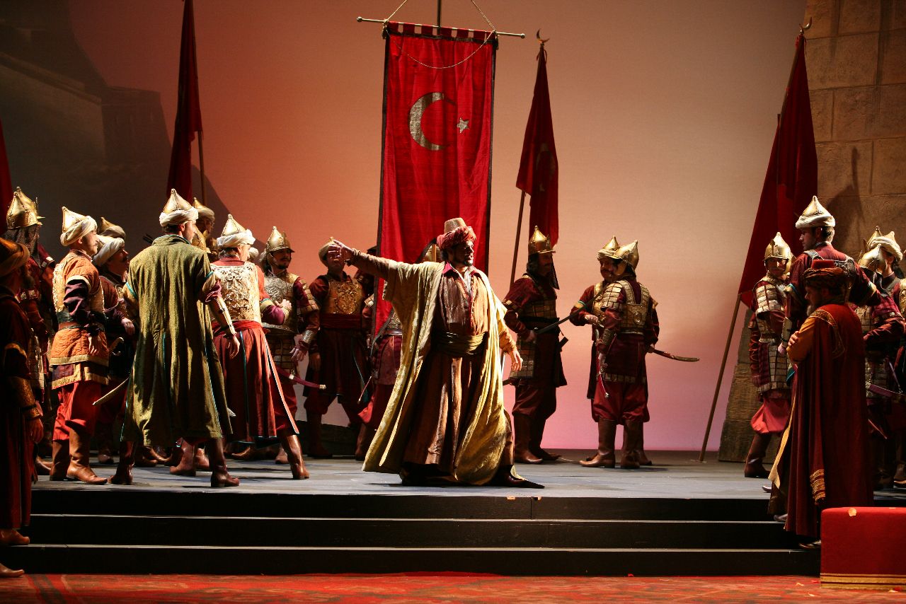 José Gallisa on stage