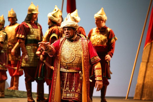 José Gallisa on stage